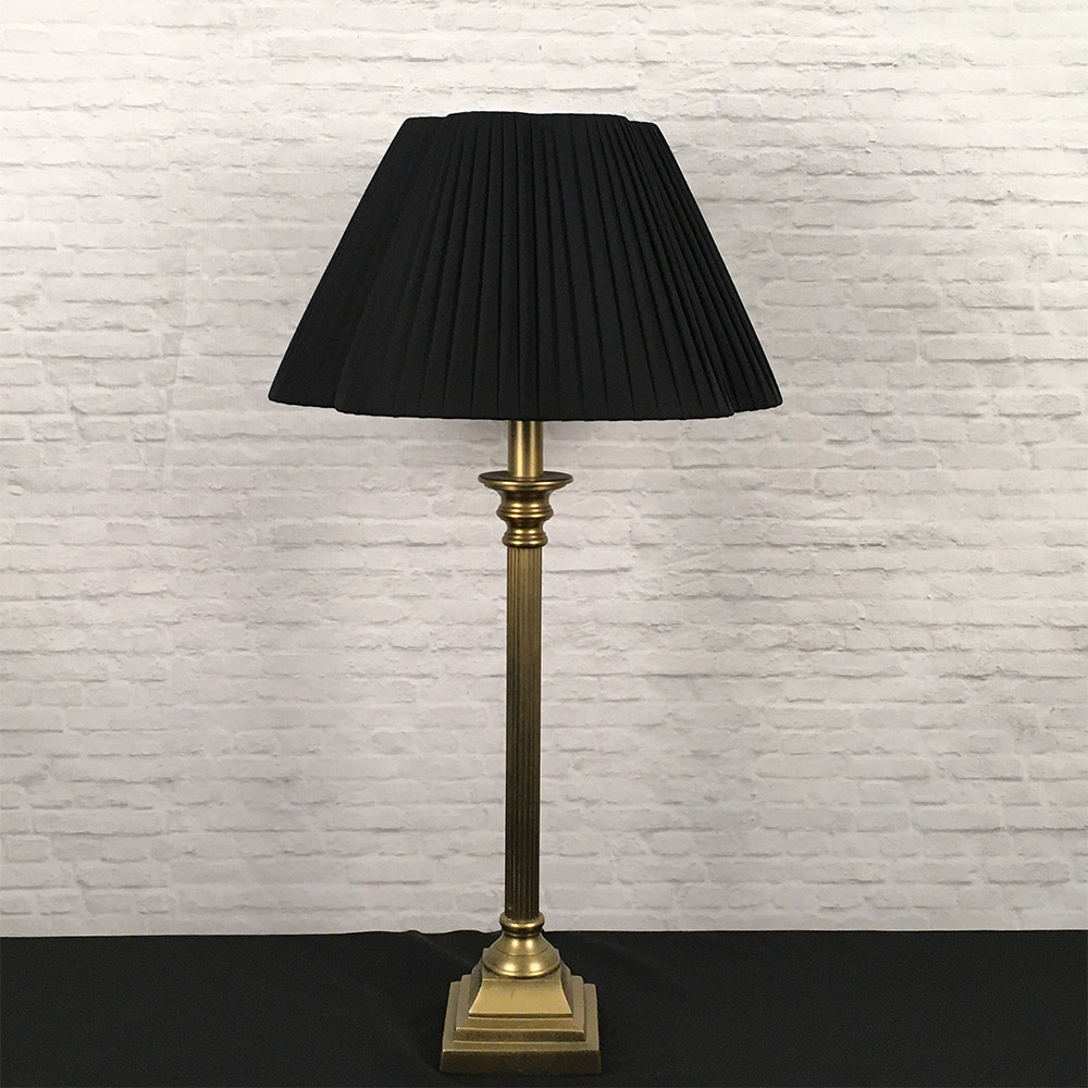 Black Daisy scallop pleated table lamp