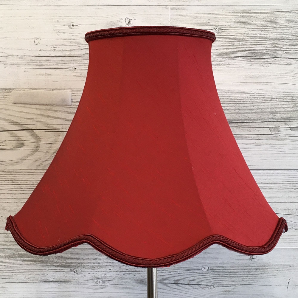 Retro Burgundy Scalloped Lightshade for Table Lamp switched off