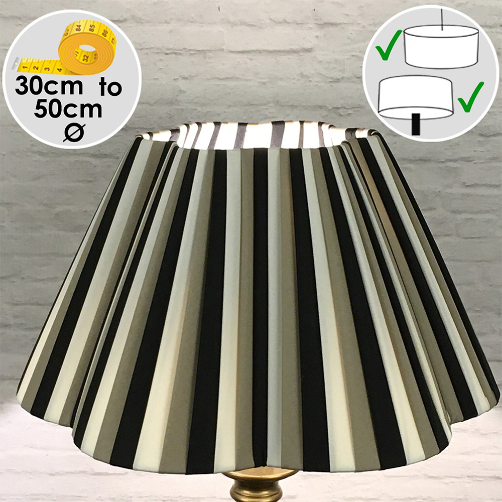 Front view of a tri-stripe daisy pleated lampshade with scalloped edge